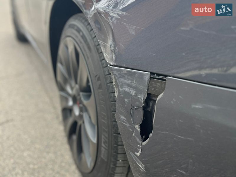 Седан Tesla Model 3 2023 в Полтаві