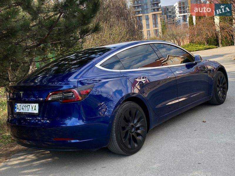 Седан Tesla Model 3 2019 в Ужгороде
