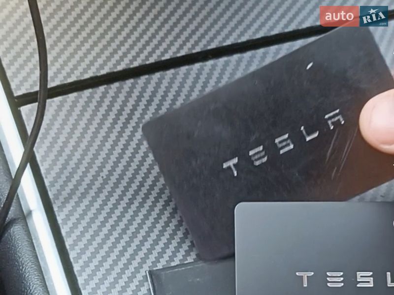 Седан Tesla Model 3 2019 в Володимирі