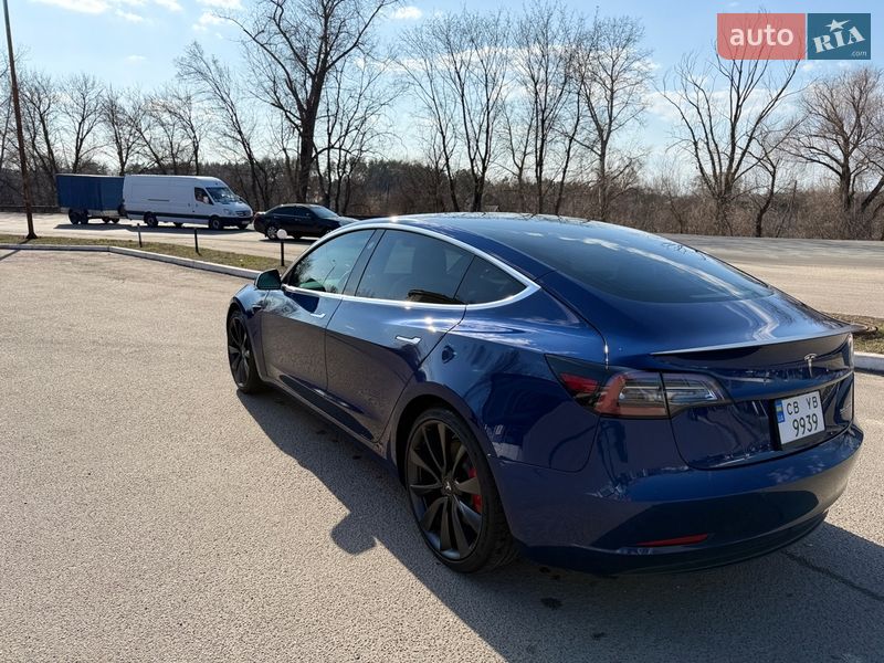 Седан Tesla Model 3 2020 в Киеве