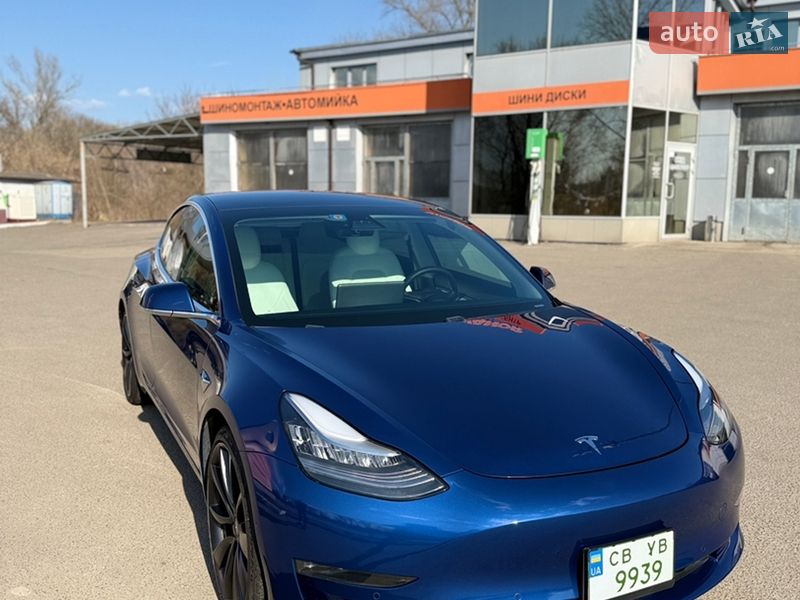 Седан Tesla Model 3 2020 в Киеве