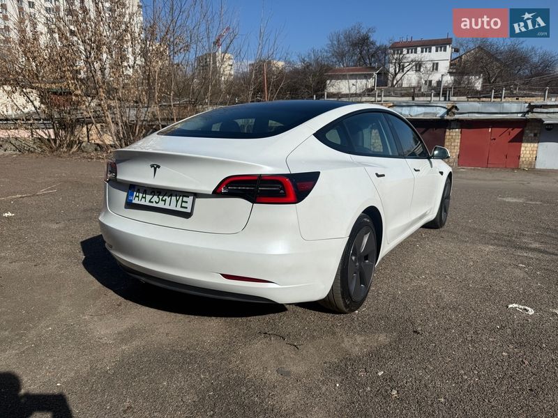Седан Tesla Model 3 2023 в Киеве фото 24 Седан Tesla Model 3 2023 в Киеве