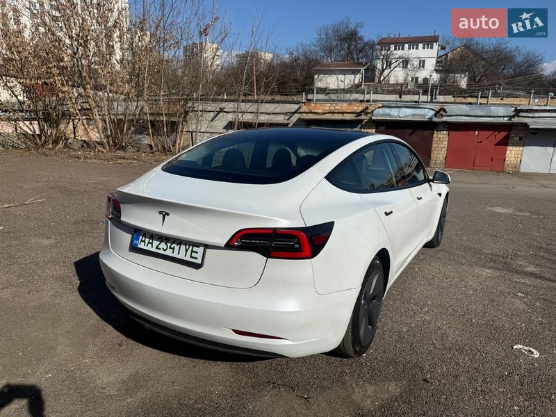 Седан Tesla Model 3 2023 в Киеве фото 25 Седан Tesla Model 3 2023 в Киеве