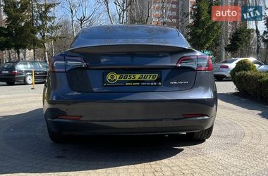 Седан Tesla Model 3 2022 в Львове