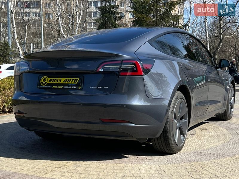 Седан Tesla Model 3 2022 в Львове
