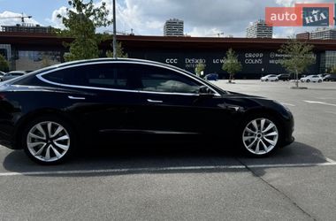 Седан Tesla Model 3 2019 в Міжгір'ї