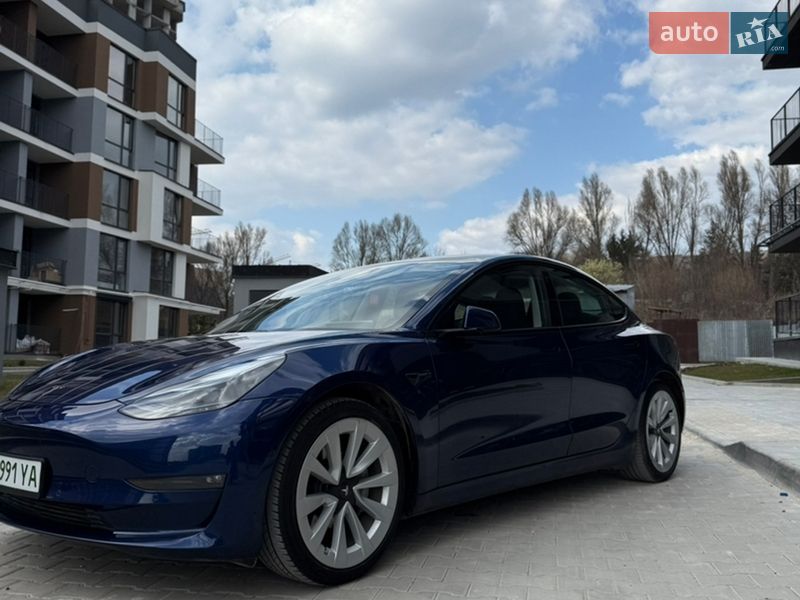 Седан Tesla Model 3 2021 в Тернополе