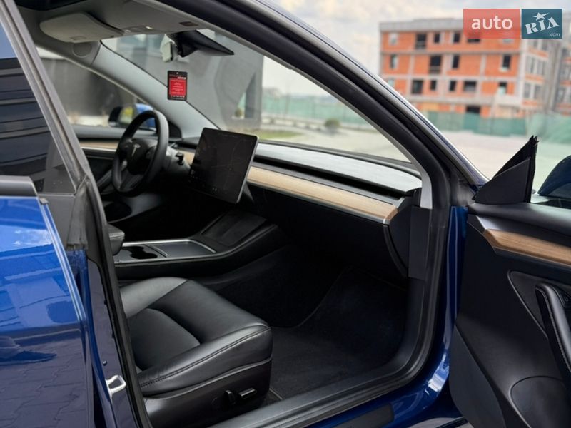 Седан Tesla Model 3 2021 в Тернополе