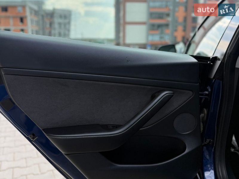 Седан Tesla Model 3 2021 в Тернополе
