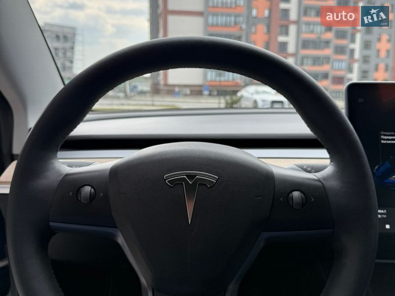Седан Tesla Model 3 2021 в Тернополе