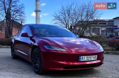 Седан Tesla Model 3 2024 в Києві