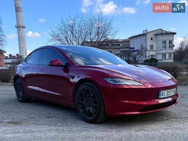 Седан Tesla Model 3 2024 в Киеве