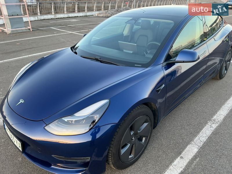 Седан Tesla Model 3 2020 в Киеве