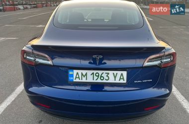 Седан Tesla Model 3 2020 в Киеве