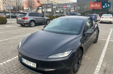 Седан Tesla Model 3 2024 в Львове