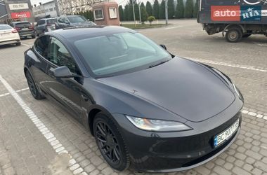 Седан Tesla Model 3 2024 в Львове