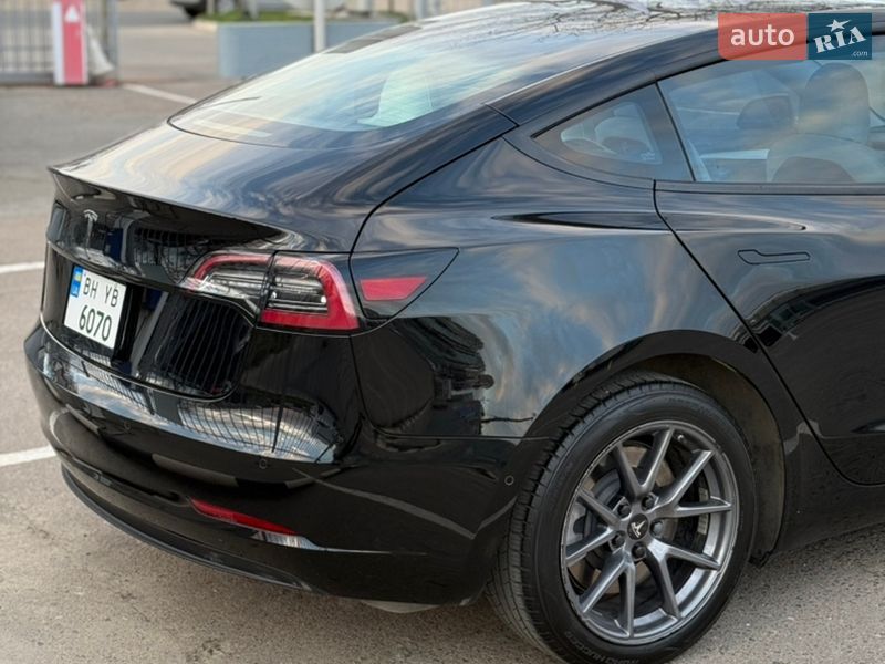 Седан Tesla Model 3 2021 в Одесі