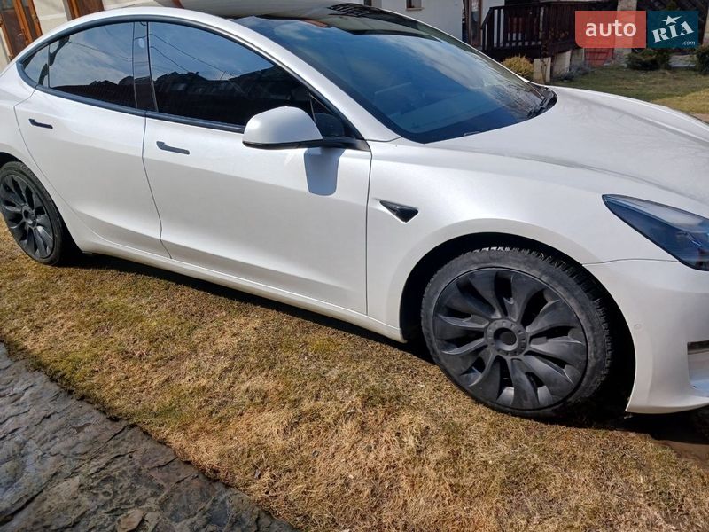 Седан Tesla Model 3 2021 в Теребовле
