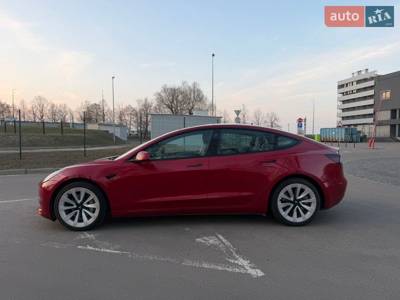 Седан Tesla Model 3 2022 в Києві