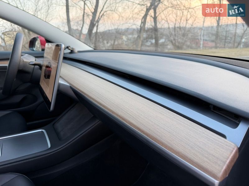 Седан Tesla Model 3 2022 в Києві