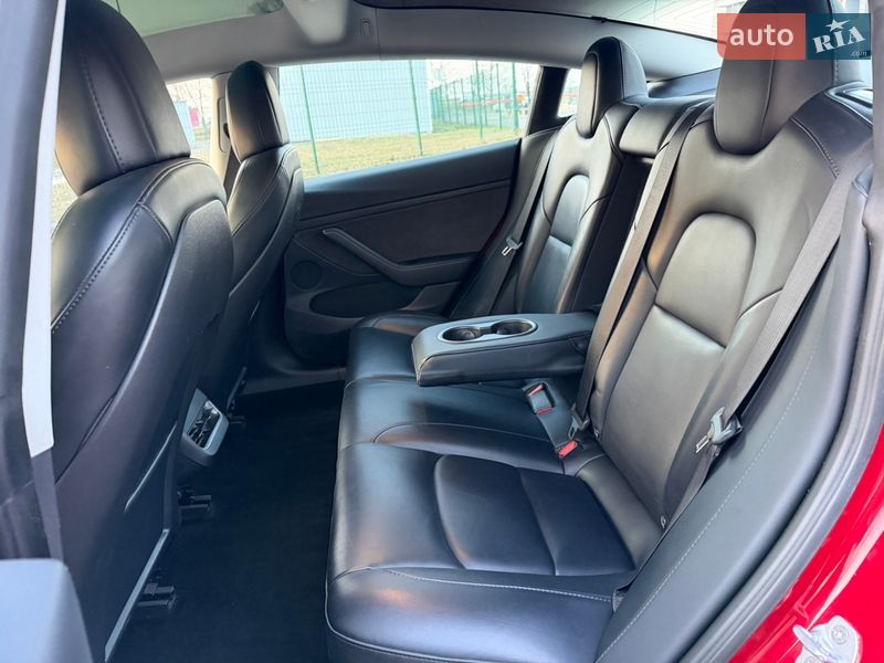 Седан Tesla Model 3 2022 в Києві
