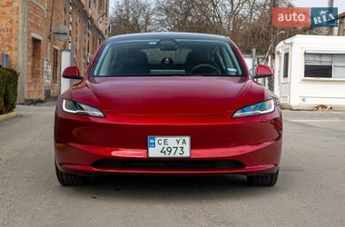 Седан Tesla Model 3 2024 в Черновцах