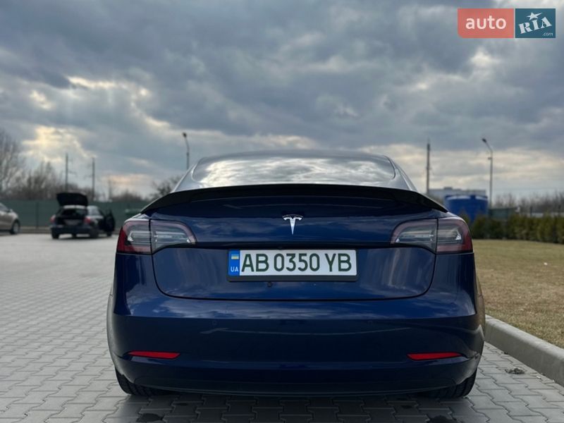 Седан Tesla Model 3 2018 в Вінниці