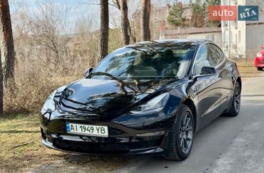 Седан Tesla Model 3 2020 в Києві