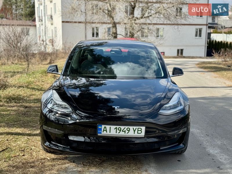Седан Tesla Model 3 2020 в Києві