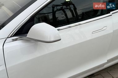 Седан Tesla Model 3 2020 в Тернополе