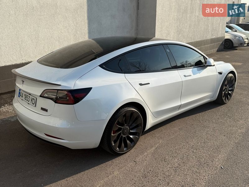 Седан Tesla Model 3 2022 в Києві