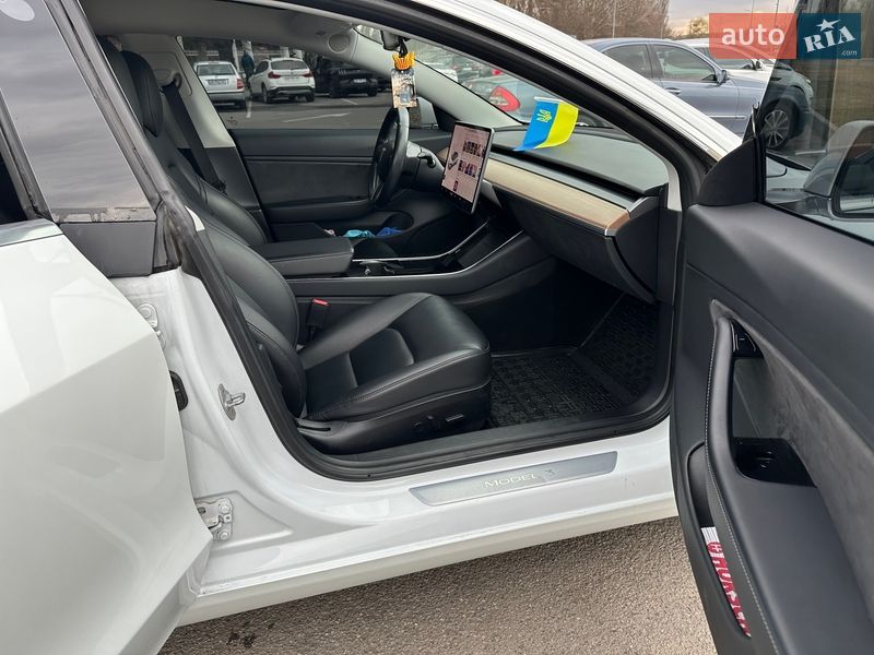 Седан Tesla Model 3 2018 в Виннице фото 12 Седан Tesla Model 3 2018 в Виннице