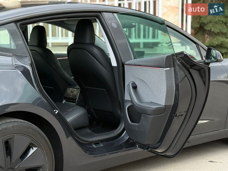 Седан Tesla Model 3 2024 в Тернополе фото 20 Седан Tesla Model 3 2024 в Тернополе