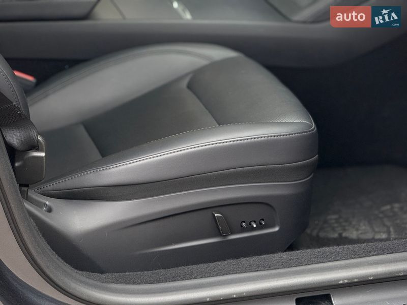 Седан Tesla Model 3 2024 в Тернополе фото 23 Седан Tesla Model 3 2024 в Тернополе