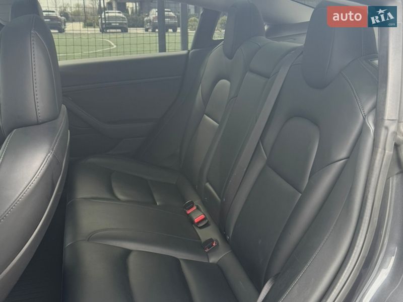Седан Tesla Model 3 2019 в Мукачевому
