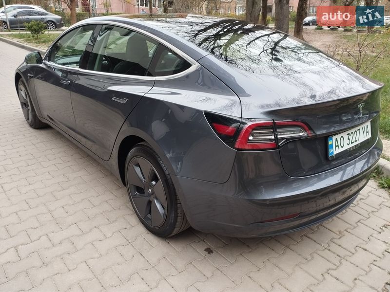 Седан Tesla Model 3 2019 в Ужгороді