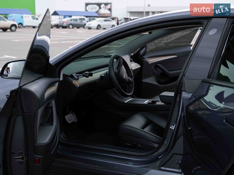 Седан Tesla Model 3 2022 в Одессе