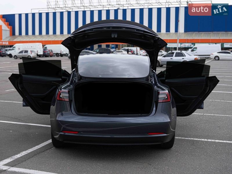 Седан Tesla Model 3 2022 в Одессе