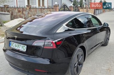 Седан Tesla Model 3 2018 в Львове