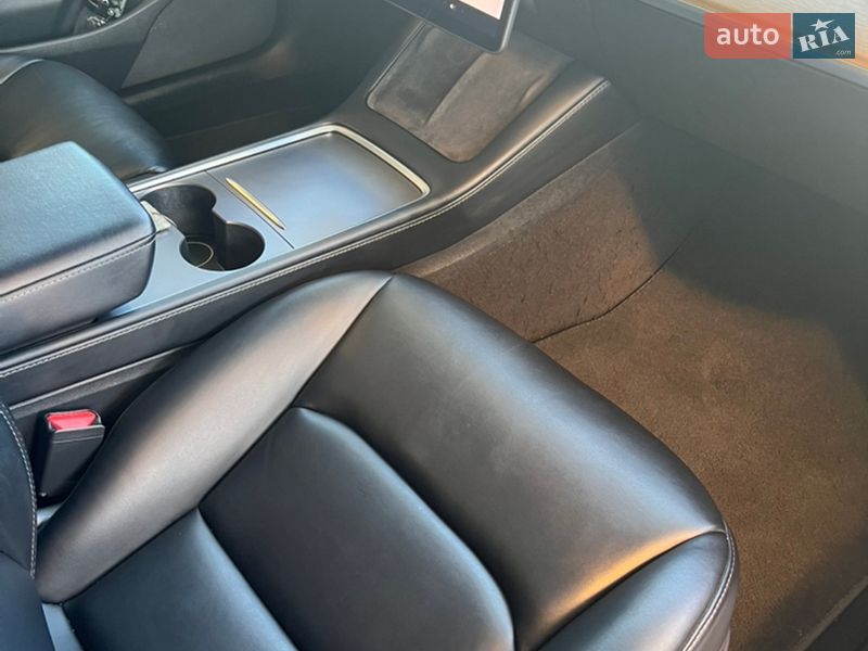 Седан Tesla Model 3 2022 в Ужгороде фото 7 Седан Tesla Model 3 2022 в Ужгороде