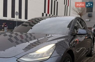 Седан Tesla Model 3 2018 в Киеве