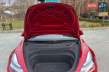 Седан Tesla Model 3 2021 в Золочеві
