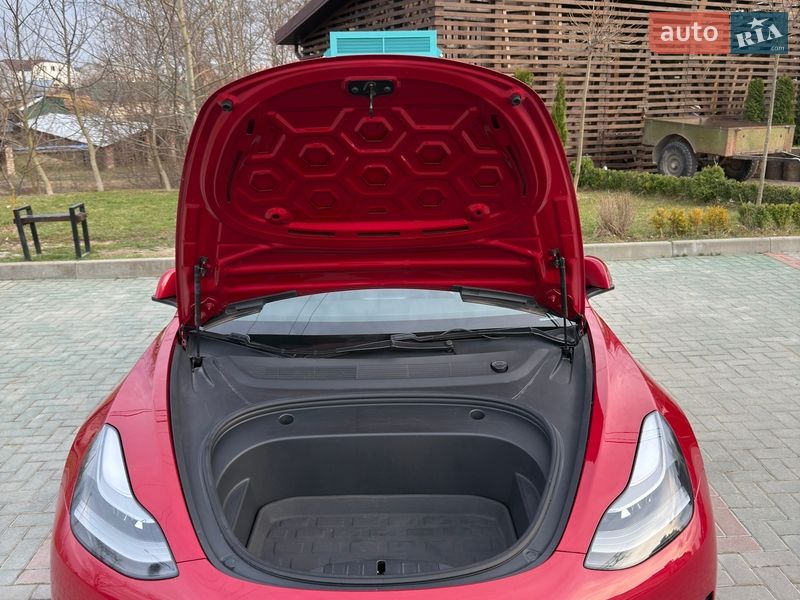 Седан Tesla Model 3 2021 в Золочеві