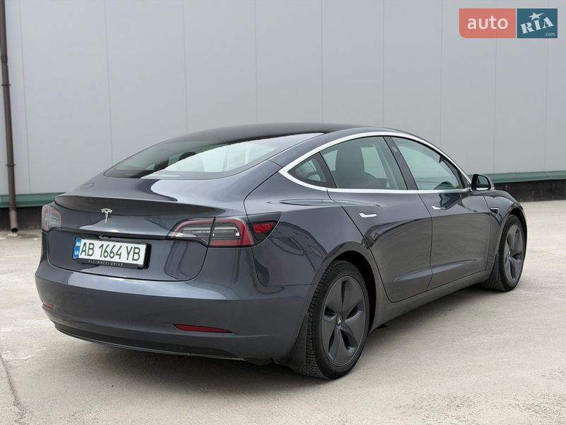 Седан Tesla Model 3 2019 в Вінниці