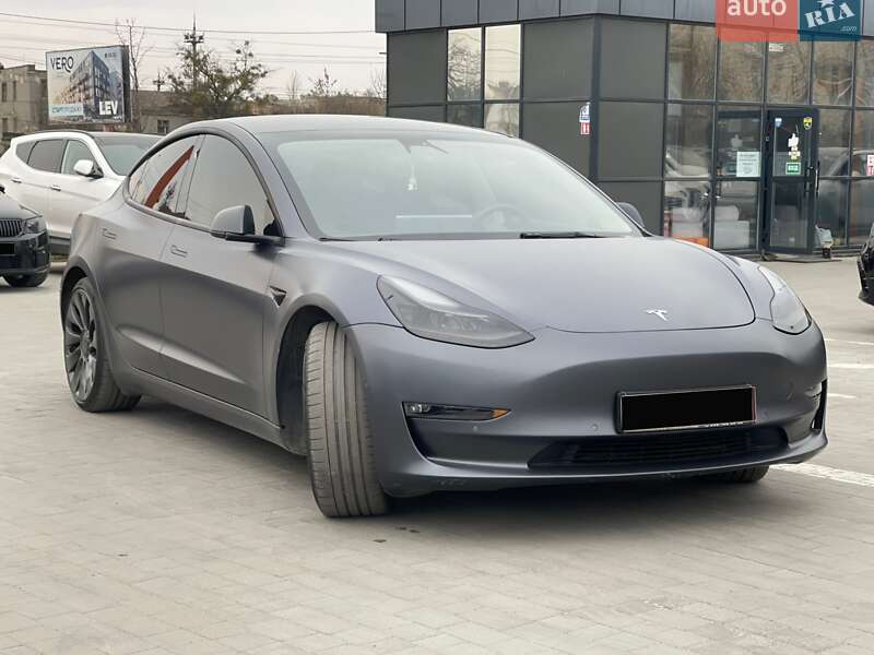 Седан Tesla Model 3 2022 в Львове