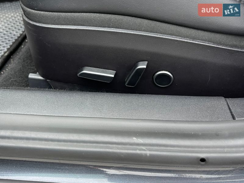 Седан Tesla Model 3 2022 в Львове