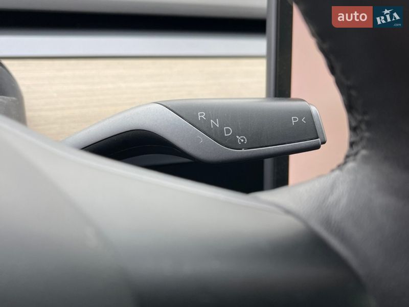 Седан Tesla Model 3 2022 в Львове