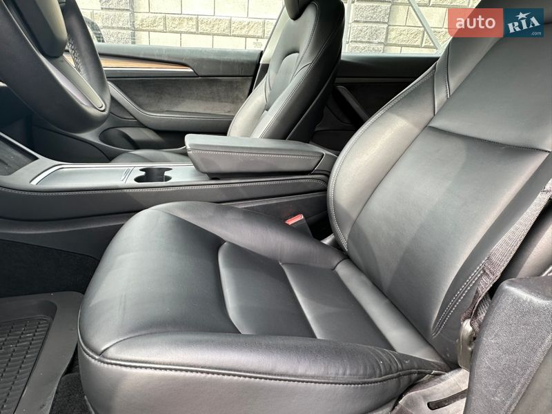 Седан Tesla Model 3 2022 в Киеве