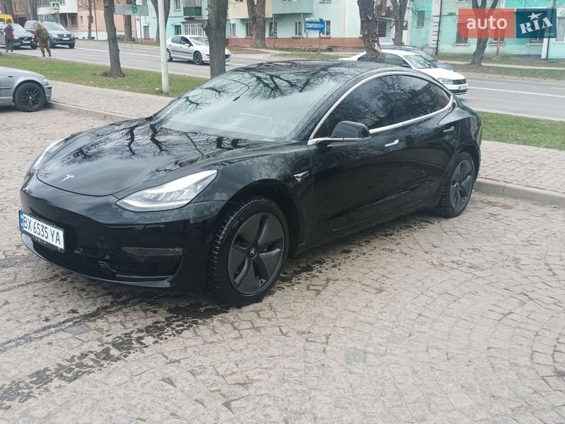 Седан Tesla Model 3 2019 в Хмельницькому фото Седан Tesla Model 3 2019 в Хмельницькому