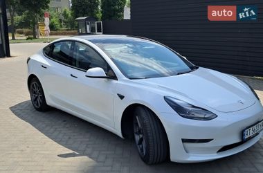 Седан Tesla Model 3 2020 в Івано-Франківську